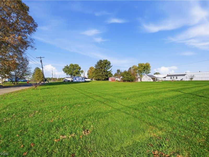 Mapleford Street SW, Navarre, OH 44662 Photo 8