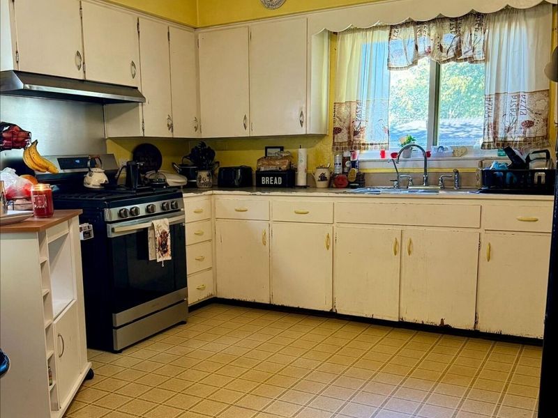 237 Hickory Drive, Springfield, OH 45503 Photo 7