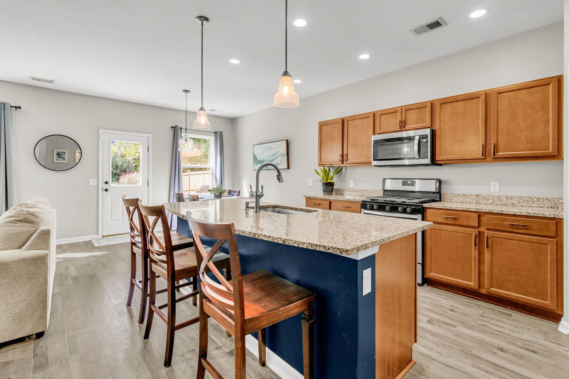2045 Lanneau Lane Photo 10