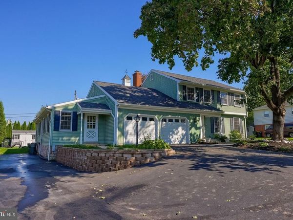 55 W RIDGE DRIVE , LEOLA, PA 17540