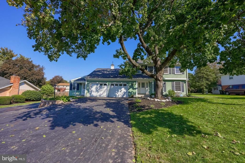 55 W RIDGE DRIVE , LEOLA, PA 17540