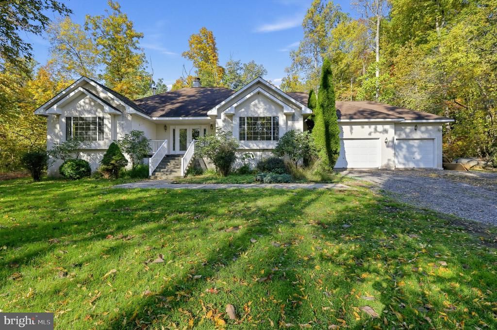 3072 LONG ROAD, GREEN LANE, PA 18054