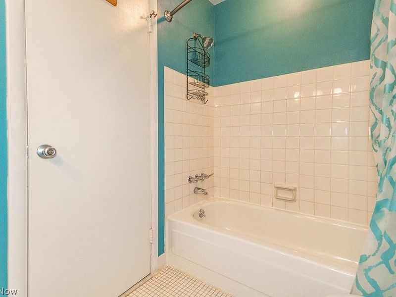 6813 Colonial Drive, Unit D, Mentor, OH 44060 Photo 16
