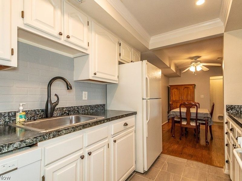 6813 Colonial Drive, Unit D, Mentor, OH 44060 Photo 2