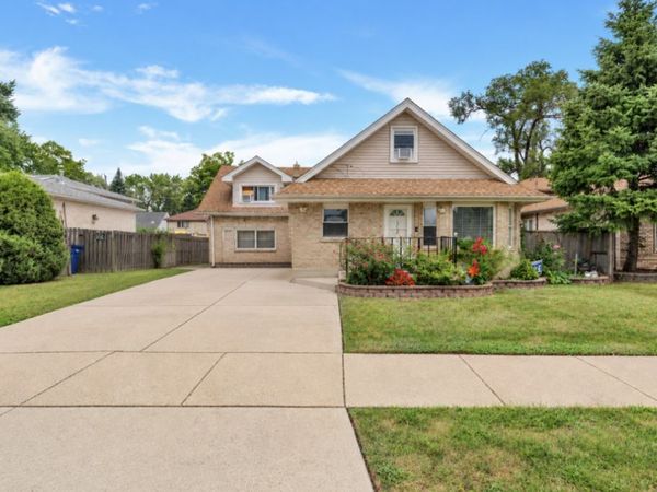 5758 W 82nd Place , Burbank, IL 60459