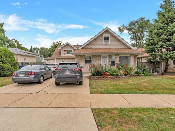 5758 W 82nd Place , Burbank, IL 60459