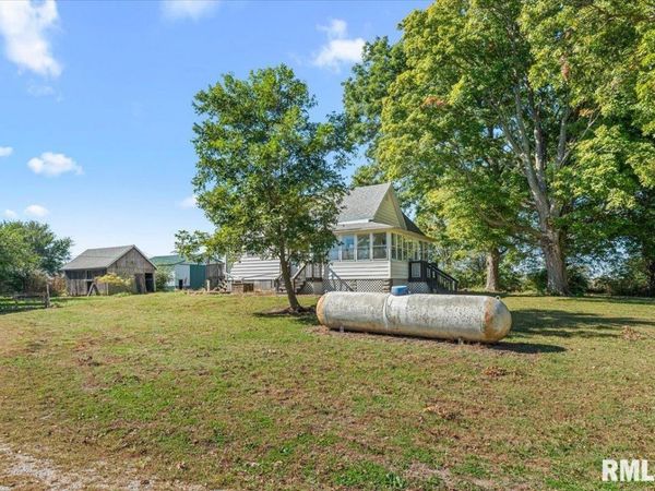 8180 Clarksville Road, Rochester, IL 62563