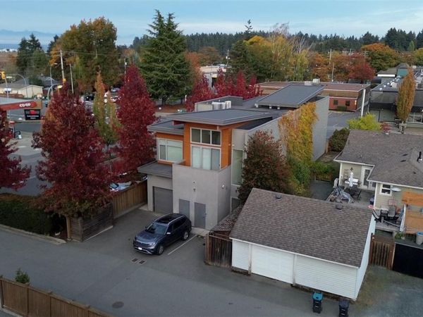 139 Corfield St S, Unit #201, Parksville, BC V9P 1A1