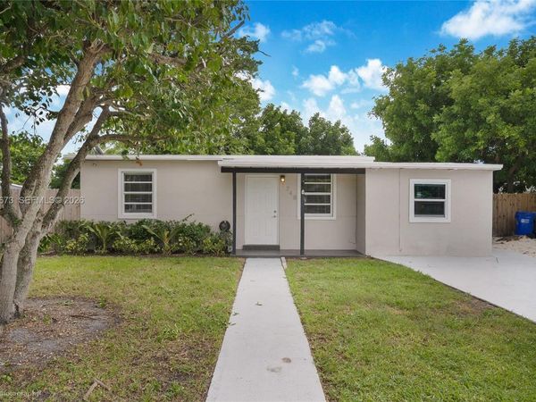 1748 NE 49th St , Pompano Beach, FL 33064