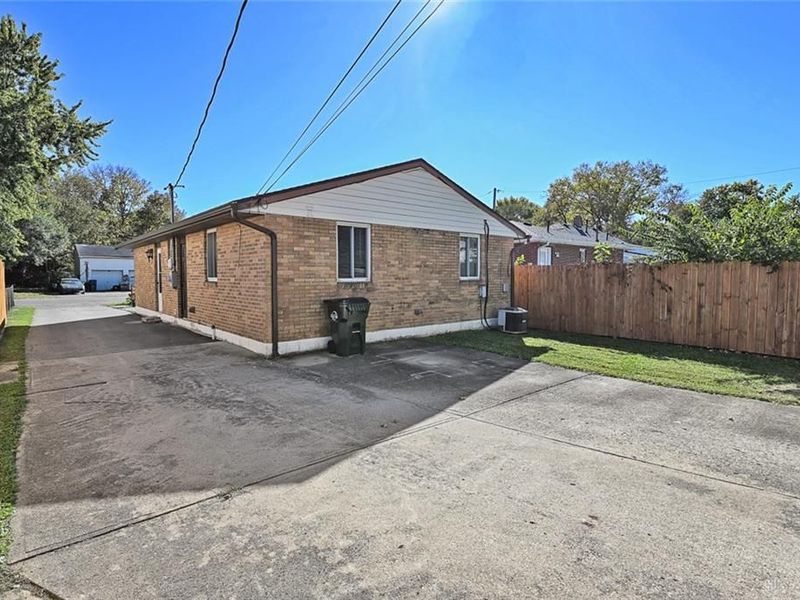 4709 Wire Drive, Dayton, OH 45414 Photo 34