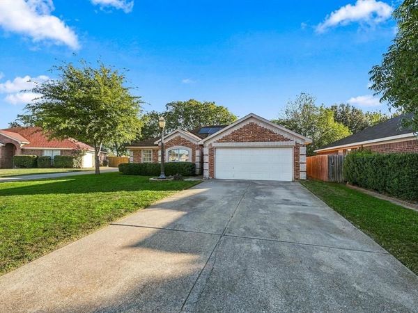1722 Tonya May Lane, Mansfield, TX 76063
