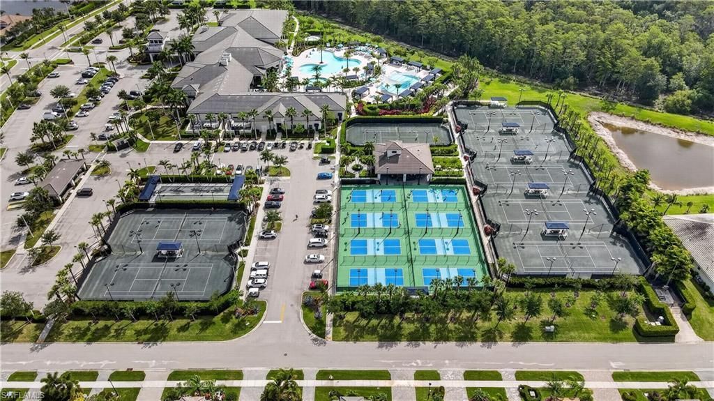 28539 Lobos Cir , Bonita Springs, FL 34135 Photo
