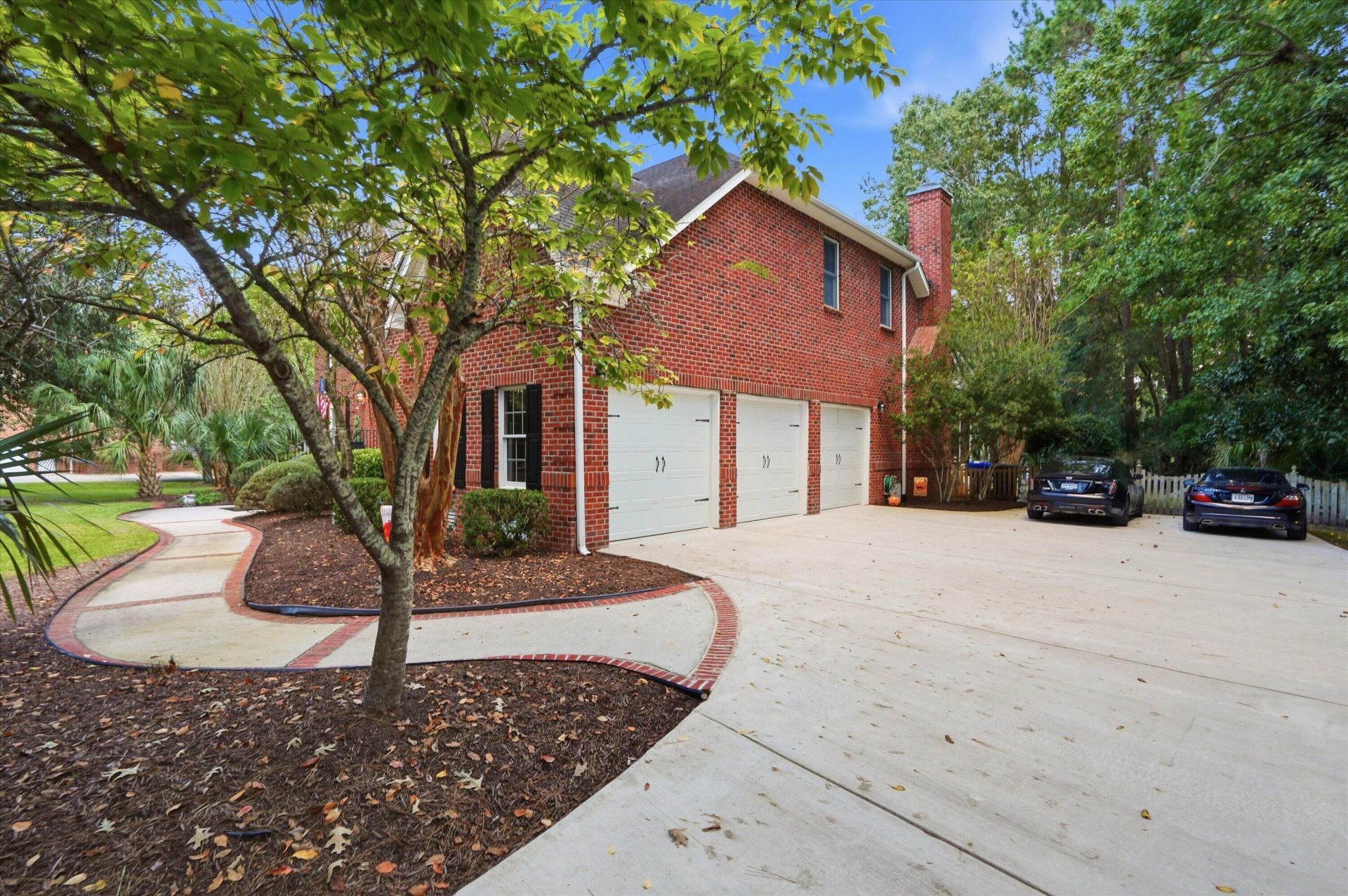 3205 Pignatelli Crescent Photo 4