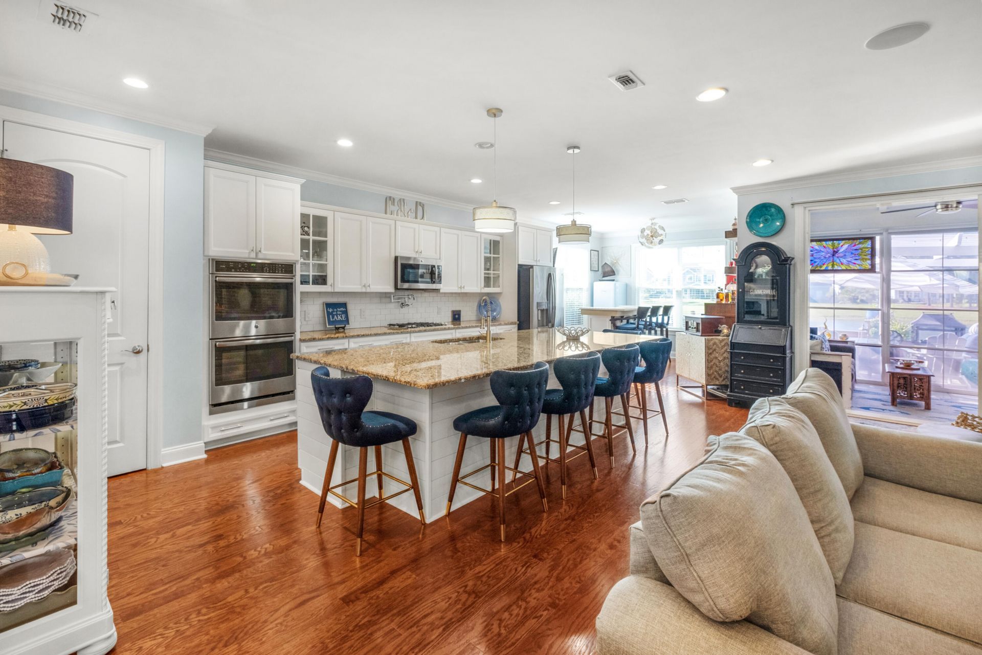 409 Four Seasons Boulevard Photo 17