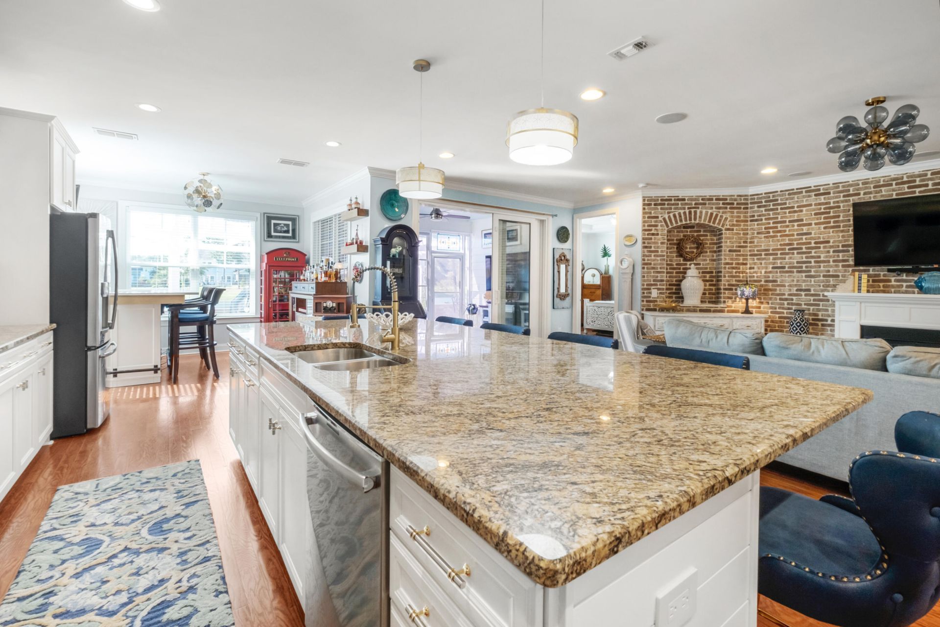 409 Four Seasons Boulevard Photo 19