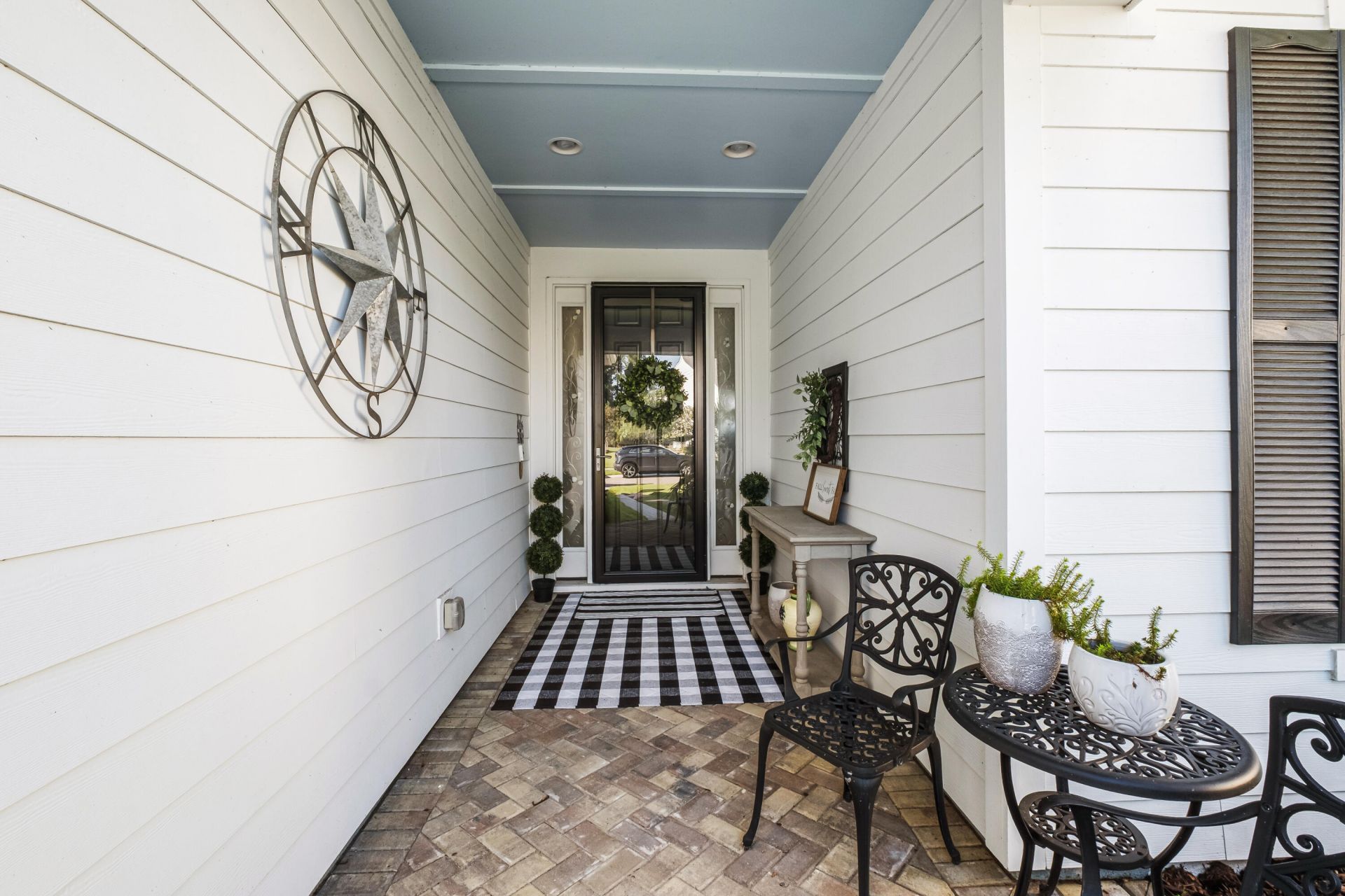409 Four Seasons Boulevard Photo 7