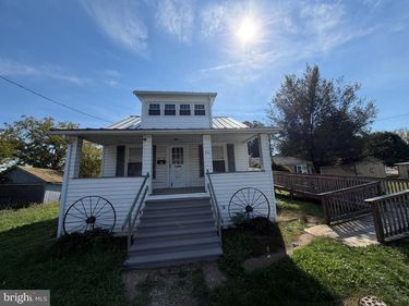 556 SHERWOOD AVENUE , WAYNESBORO, VA 22980