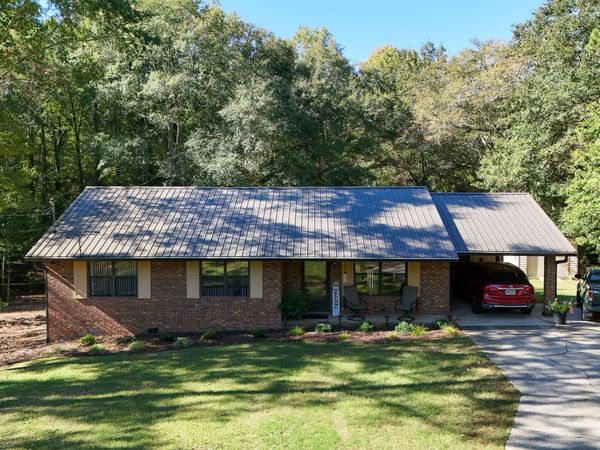 120 Hubbard Dr, Gordon, GA 31031