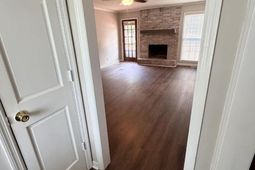 127 Savannah Lane photo 4
