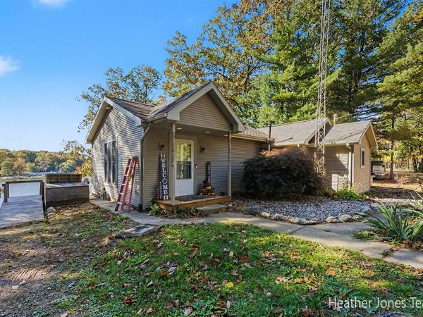 531 Lake Drive, Six Lakes, MI 48886