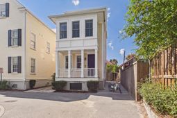 56 Dereef Court photo 4