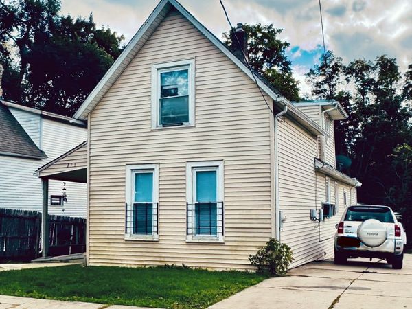 715 Bluff Street , Waukegan, IL 60085