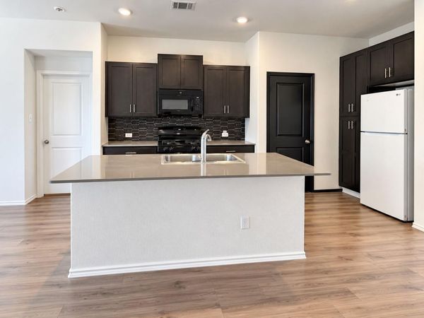 112 Montego ST, Hutto, TX 78634
