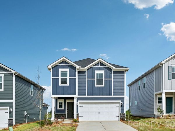 1440 Wildflower Street , Newton, NC 28658