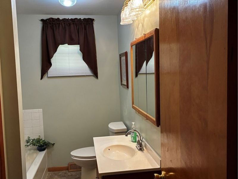 600 W Fernwood Drive, Toronto, OH 43964 Photo 13