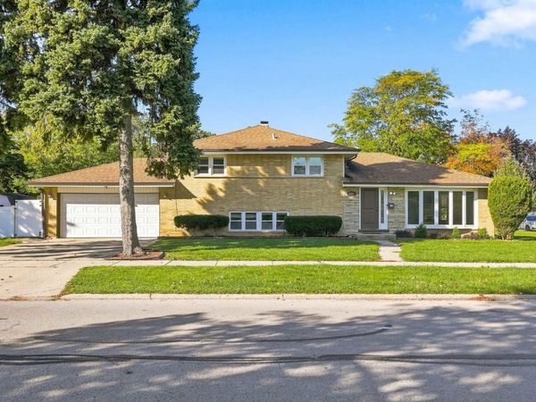 1586 Marshall Drive , Des Plaines, IL 60018