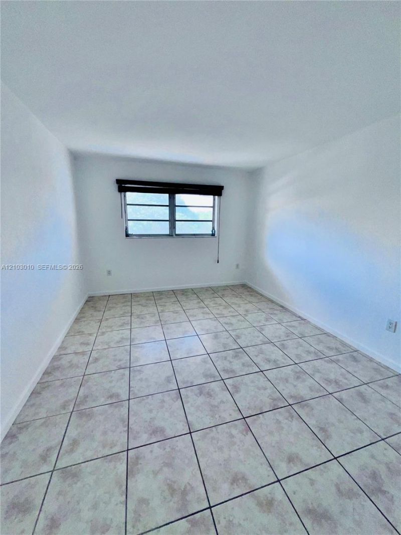 12290 NE 11th Ct , Unit 305, North Miami, FL 33161 Photo
