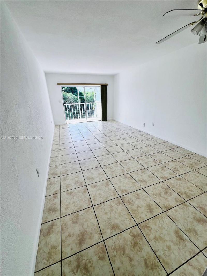 12290 NE 11th Ct , Unit 305, North Miami, FL 33161 Photo