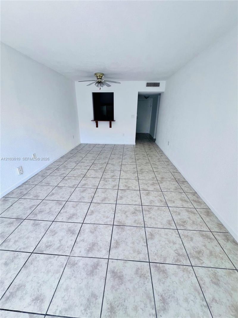 12290 NE 11th Ct , Unit 305, North Miami, FL 33161 Photo