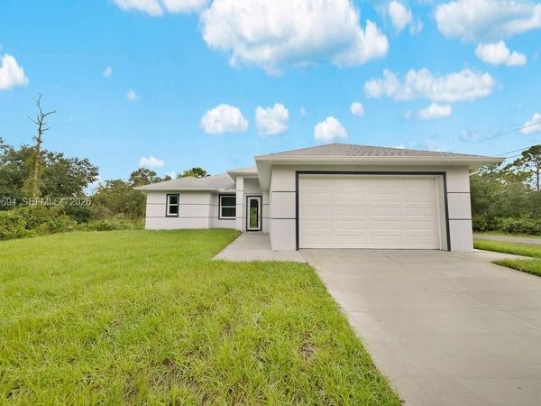 607 W 6th st , Cape Coral, FL 33972