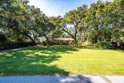 15 26th Avenue photo 4