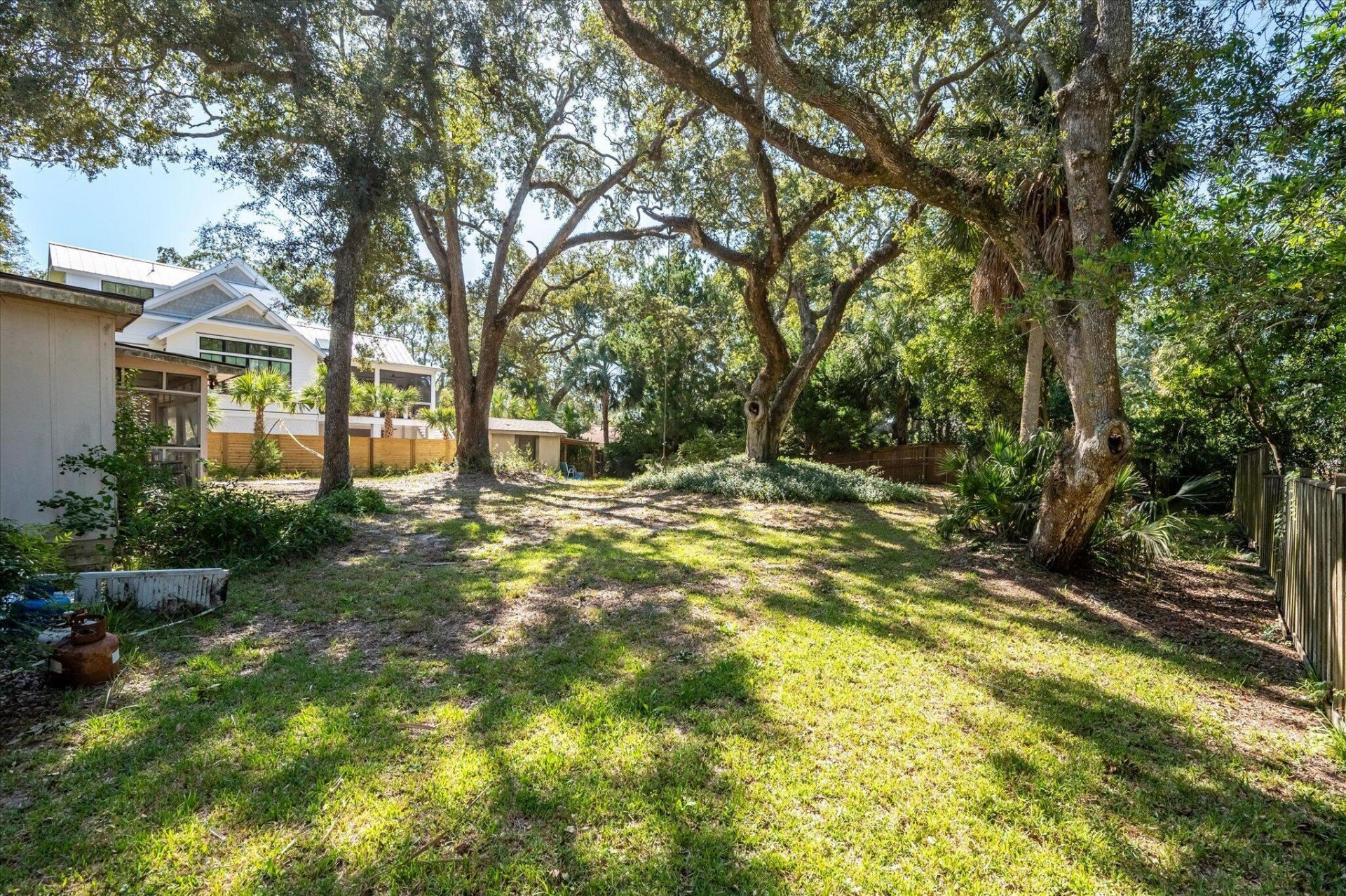 15 26th Avenue Photo 9
