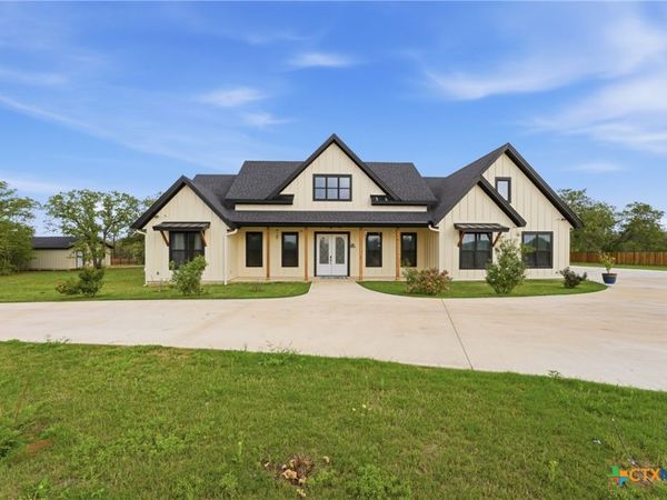 1 Post Oak Street , Gonzales, TX 78629