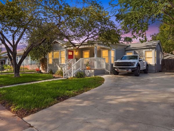 515 W Norwood CT, San Antonio, TX 78212
