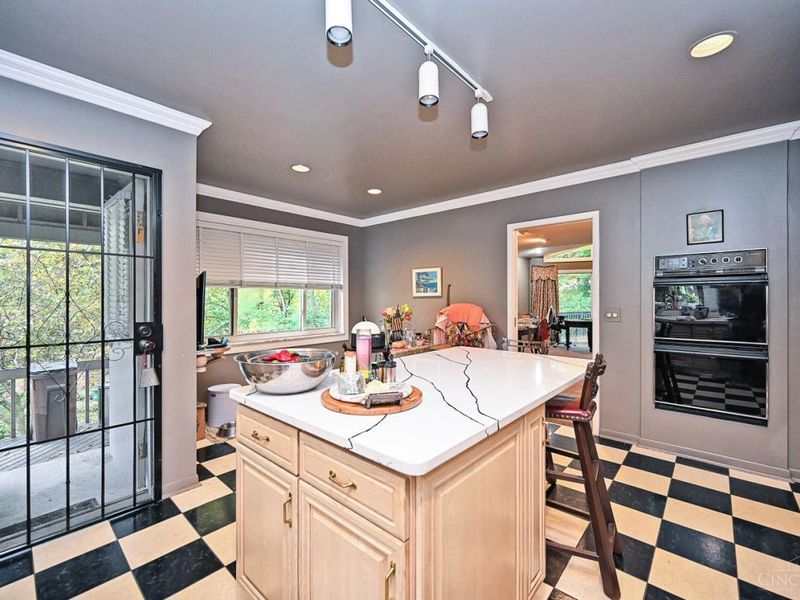 10611 Grimsby Lane, Evendale, OH 45241 Photo 18