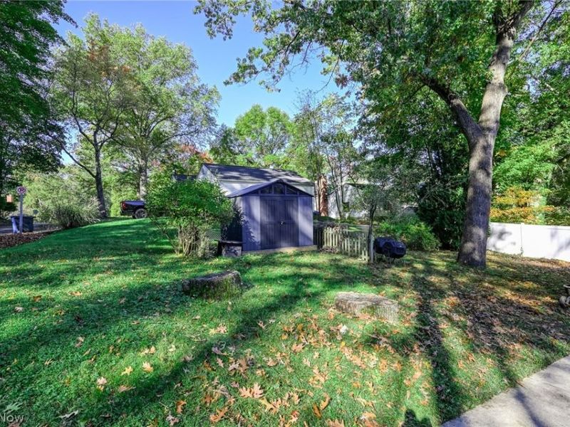 600 Woodside Drive, Kent, OH 44240 Photo 9