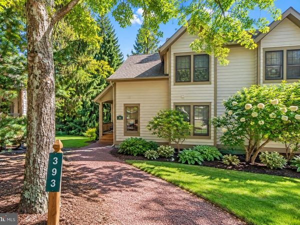 393 VISTA DRIVE, TANNERSVILLE, PA 18372