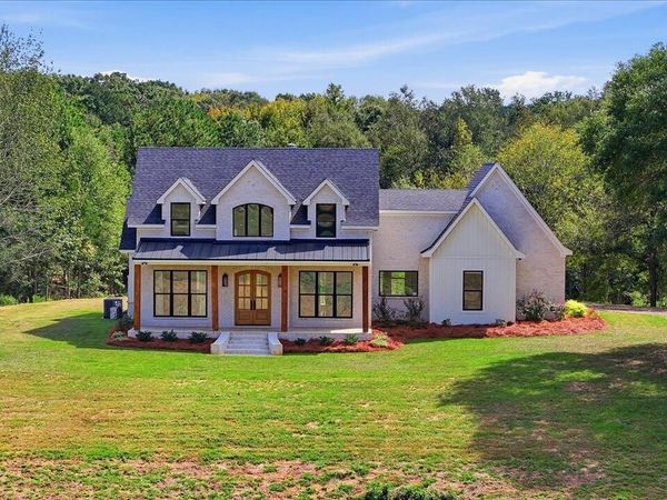 148 Burch Rd., Mendenhall, MS 39114