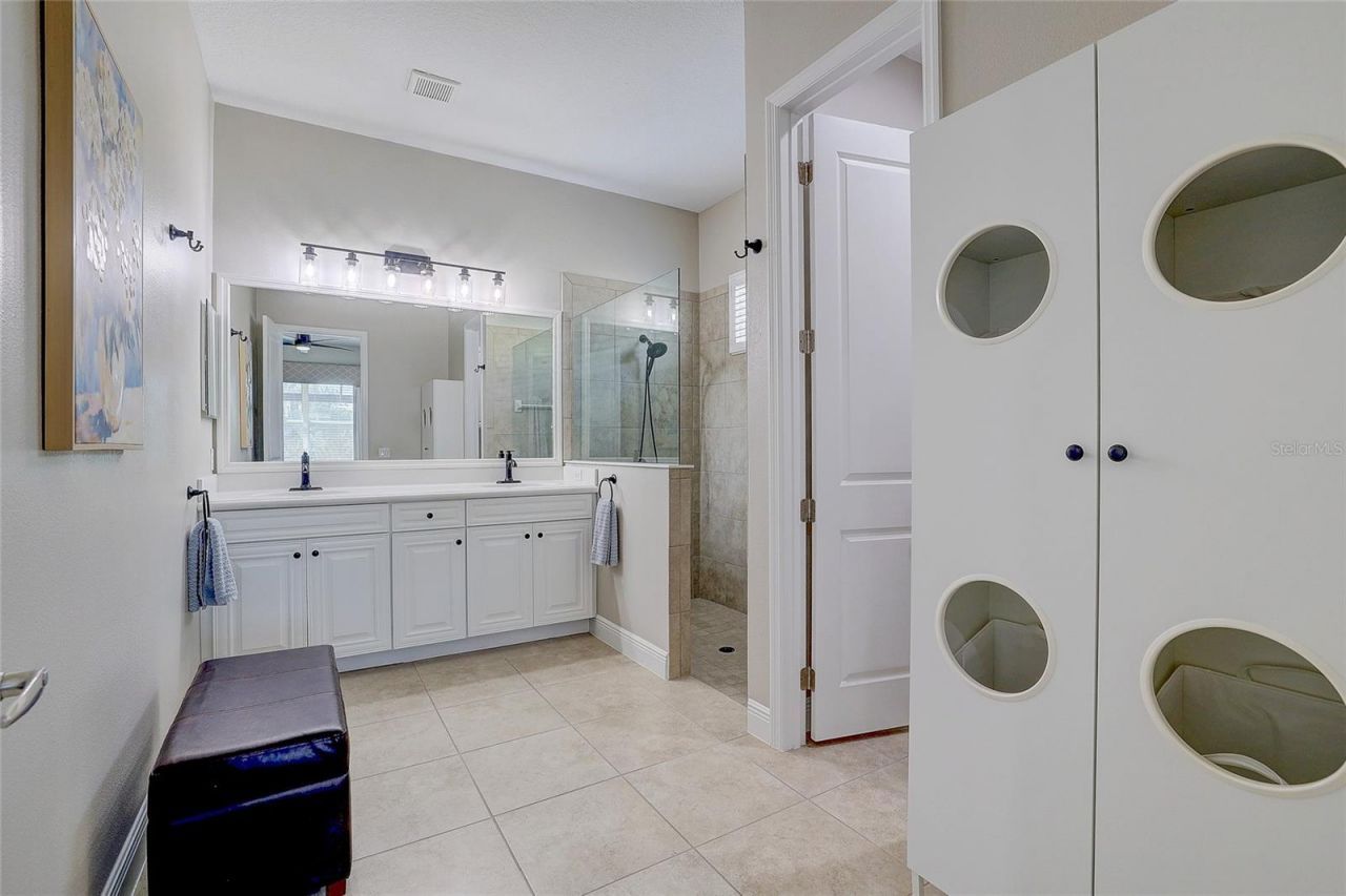3718 Woodcliff Lake Terrace , Sarasota, FL 34243 Photo
