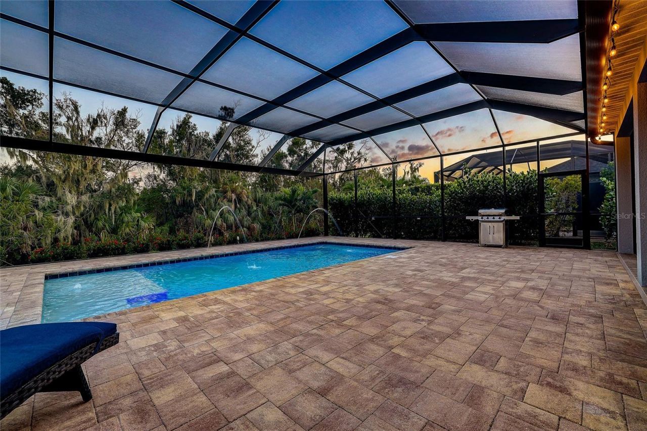 3718 Woodcliff Lake Terrace , Sarasota, FL 34243 Photo