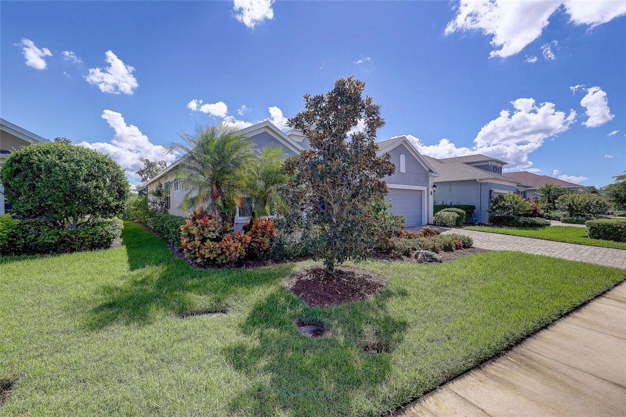 3718 Woodcliff Lake Terrace , Sarasota, FL 34243 Photo