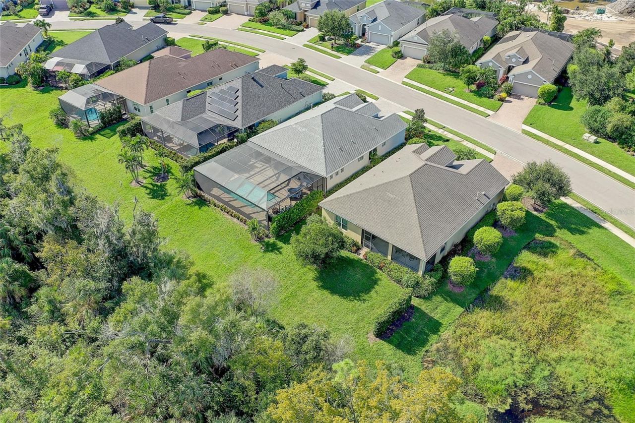 3718 Woodcliff Lake Terrace , Sarasota, FL 34243 Photo