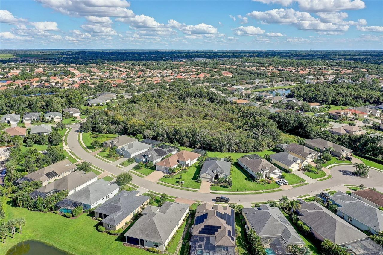 3718 Woodcliff Lake Terrace , Sarasota, FL 34243 Photo