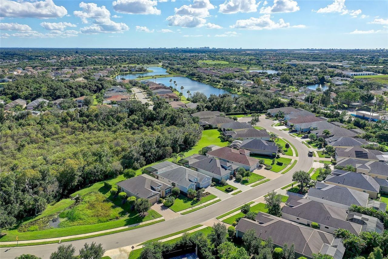 3718 Woodcliff Lake Terrace , Sarasota, FL 34243 Photo
