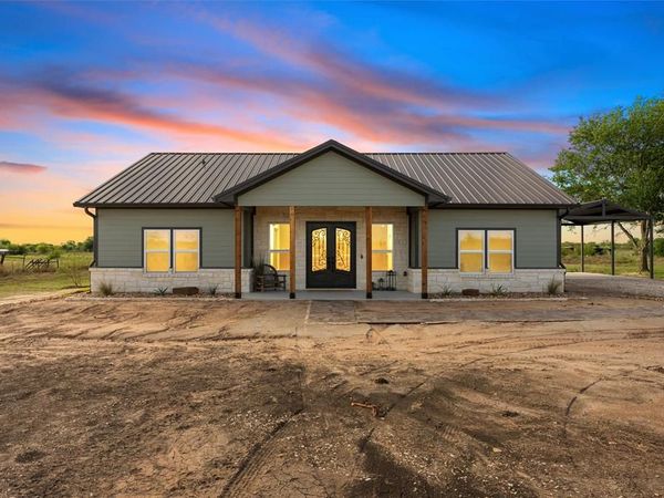 1025 Wyatt Lane, McGregor, TX 76657