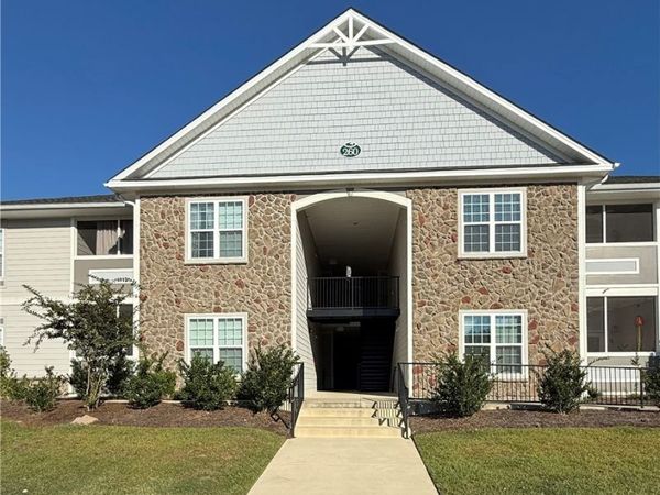 260 Gallery Drive, Unit 102, Spring Lake, NC 28390